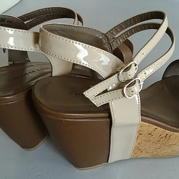 Chinese Laundry go getter taupe beige wedges - Picture 6 of 9